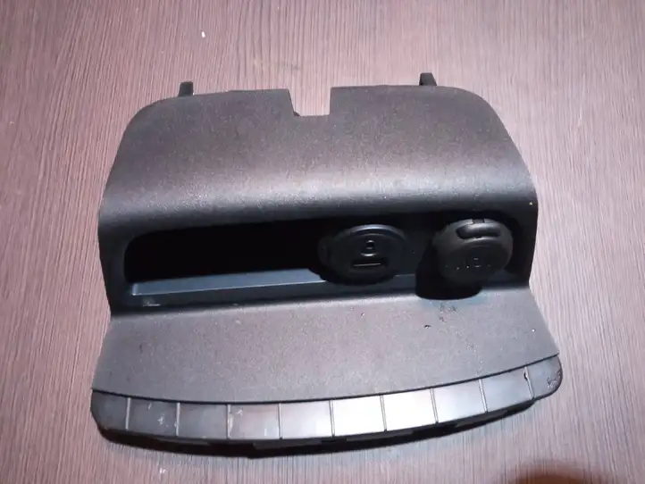 Peugeot 2008 I (2013 - 2019) 9674655277 USB разъем — фото 1