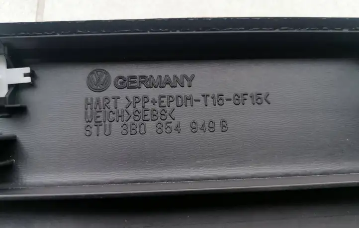 Volkswagen PASSAT B5.5 (2001 - 2005) 3B0854949B Молдинги задней двери — фото 2