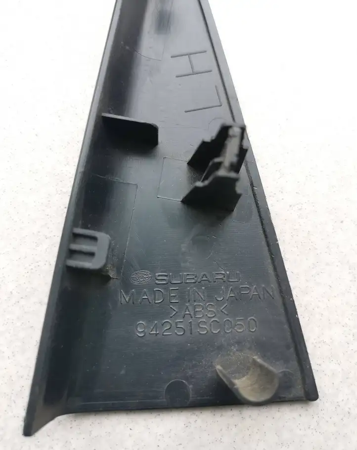 Subaru Forester SH (2008 - 2013) 94251SC050 Накладка стекла задней двери — фото 2