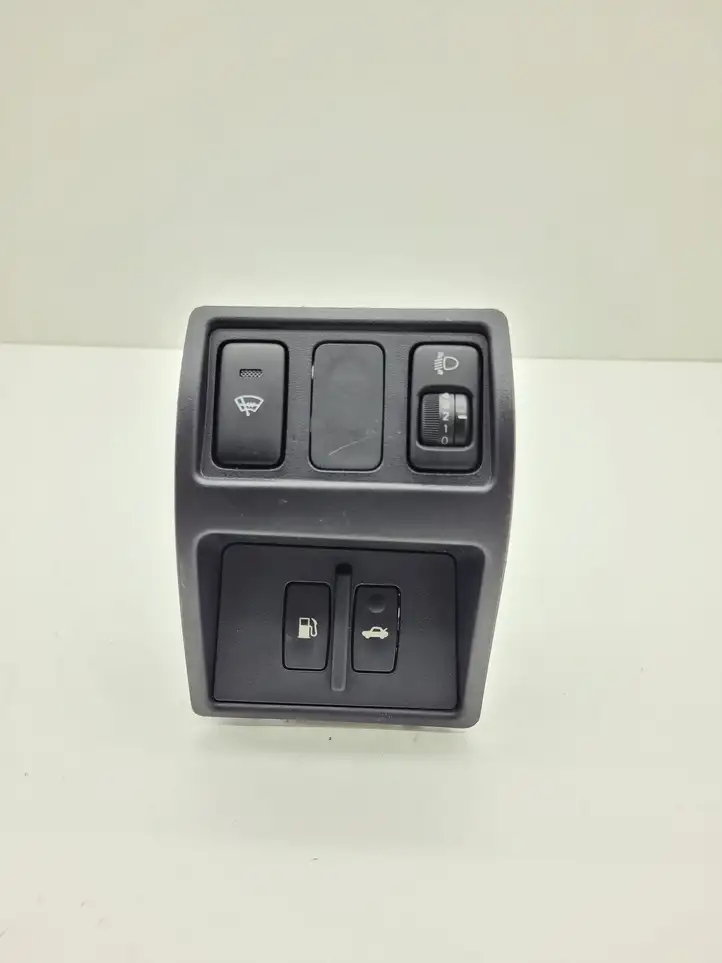 Lexus IS 220D-250-350 (2005 - 2010) 554465302 Другие включатели / ручки/ переключатели — фото 1