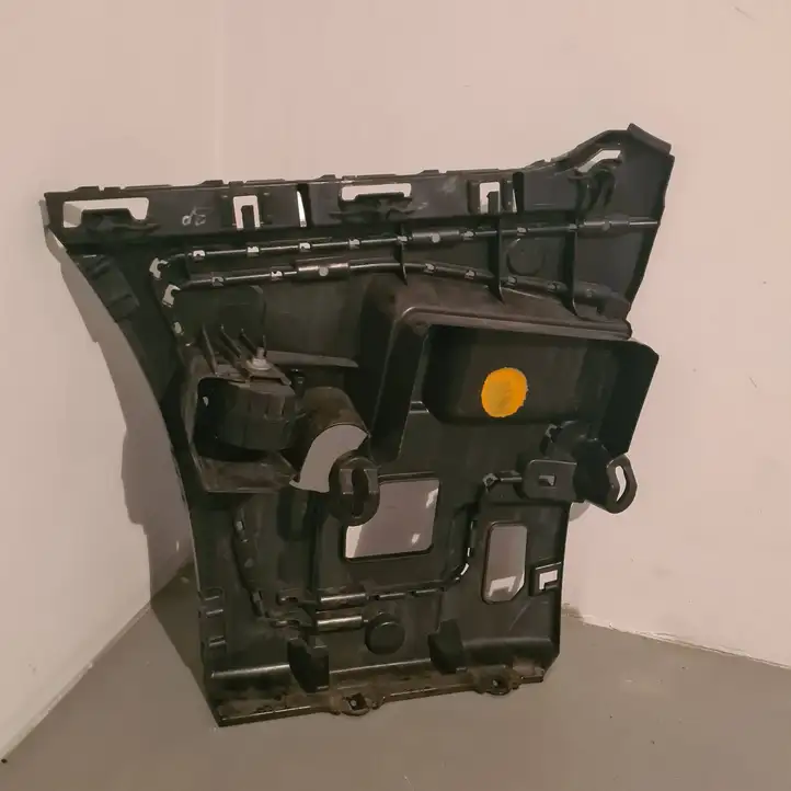 BMW 3 F30 F35 F31 (2012 - 2018) 15857711 Заглушка буксировочной петли бампера — фото 1