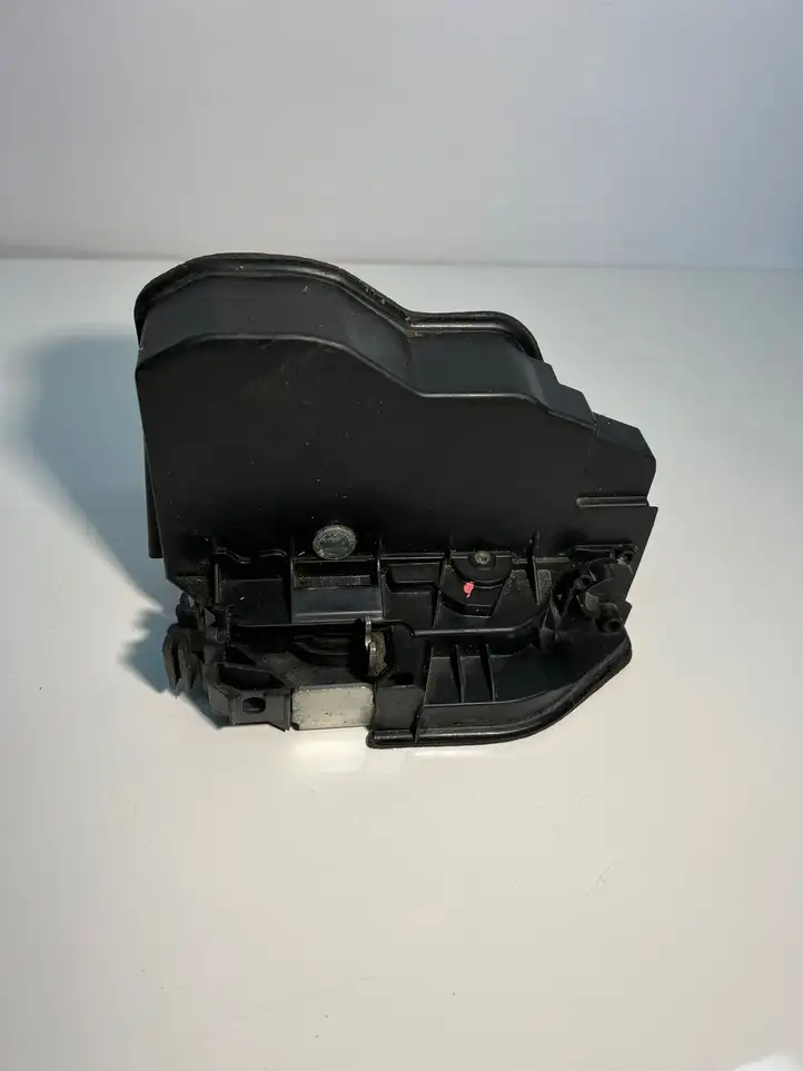 BMW 5 E60 E61 (2004 - 2010) 7167075 Замок задней двери — фото 4