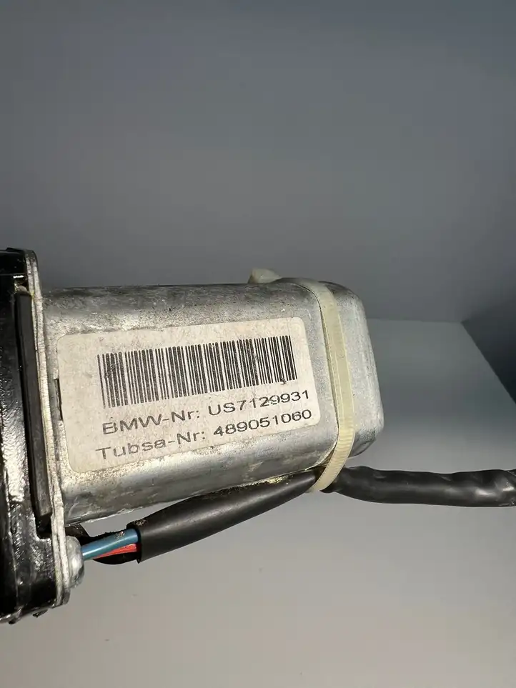 BMW 5 E60 E61 (2004 - 2010) 489051060 Замок крышки багажника — фото 2