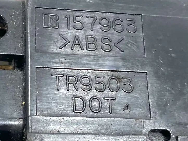 Toyota Avensis T250 (2006 - 2009) 157963 Включатель аварийных фонарей — фото 5