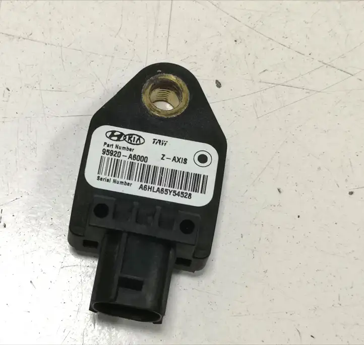 Kia Ceed (2012 - 2015) 95920A6000 Датчик удара SRS — фото 1