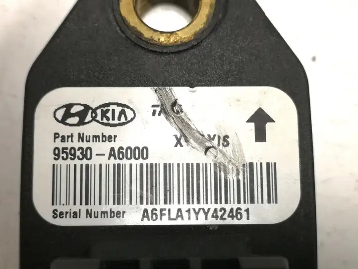 Hyundai i30 (2012 - 2015) 95930A6000 Датчик удара SRS — фото 4