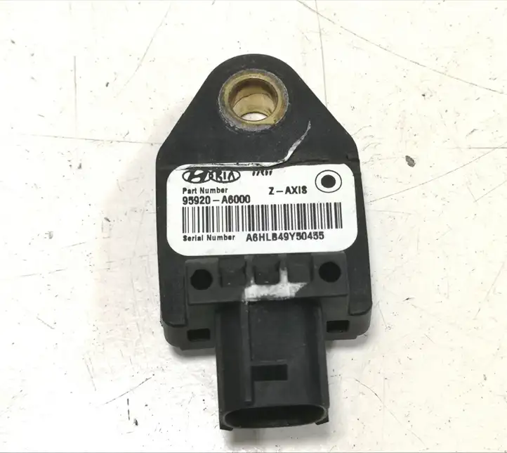 Kia Ceed (2012 - 2015) 95920A6000 Датчик удара SRS — фото 1