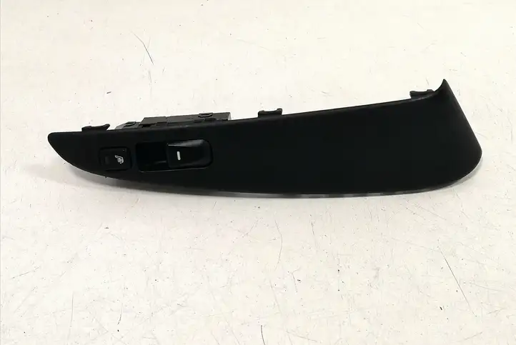 Hyundai ix35 (2009 - 2013) 3835211110 Кнопка стеклоподъемников — фото 1
