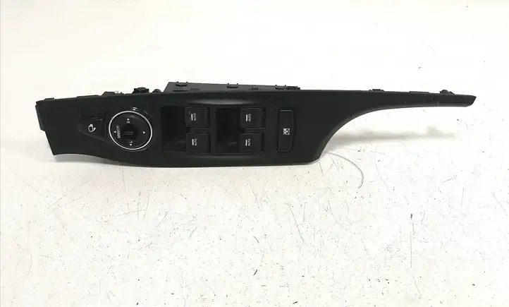 Hyundai i40 (2011 - ) 935703Z0504X Блок кнопок стеклоподъемников — фото 1
