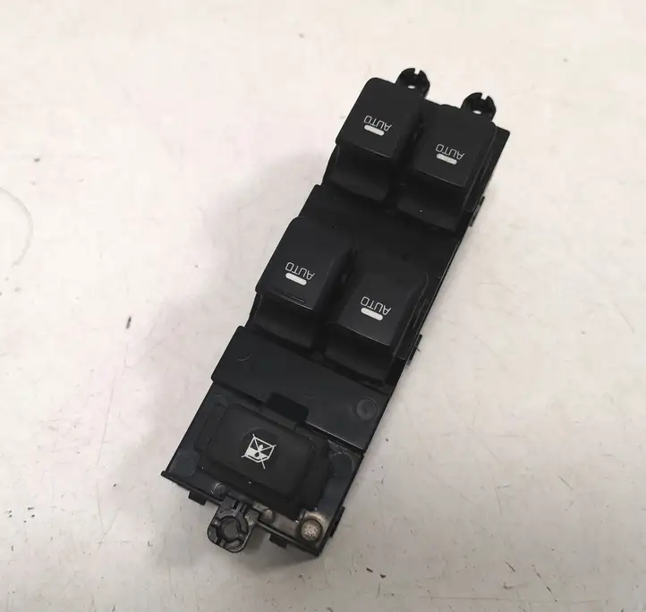 Kia Ceed (2012 - 2015) 49D4901110 Блок кнопок стеклоподъемников — фото 1