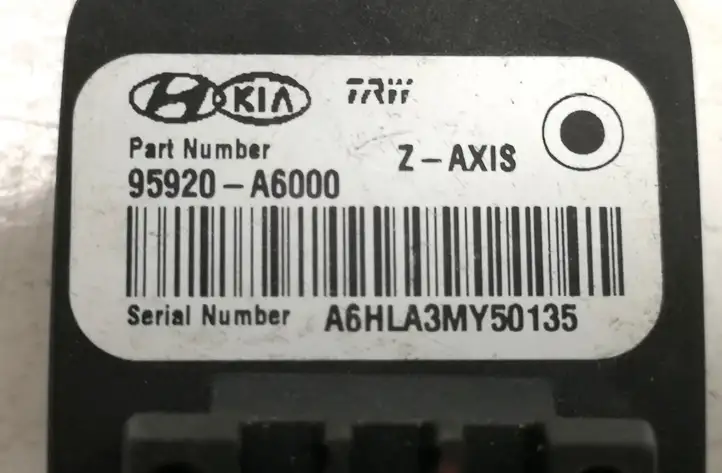 Kia Ceed (2012 - 2015) 95920A6000 Датчик удара SRS — фото 2