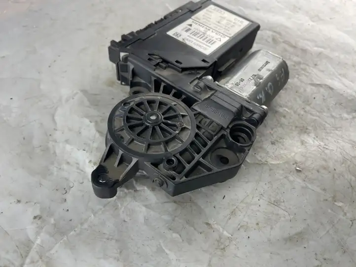 Audi A4 S4 B7 8E 8H (2004 - 2009) 0130821767 Стеклоподъемник задней двери — фото 3