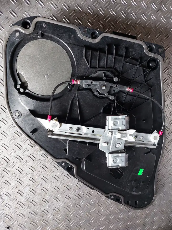 Ford Fiesta (2006 - 2008) 8A61A045H23AF Механический стеклоподъемник задней двери — фото 1