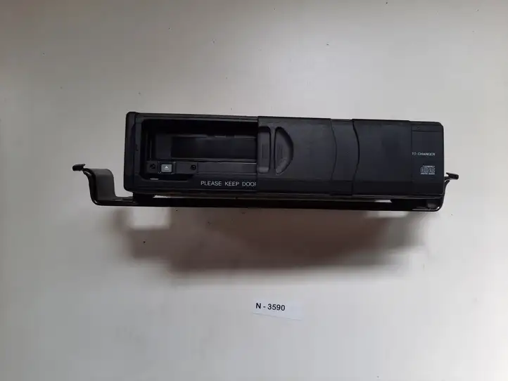 Ford C-MAX I (2007 - 2010) 3S7T18C830AD CD/DVD чейнджер — фото 1