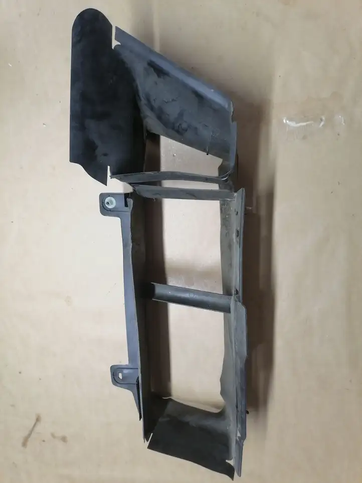Ford Focus (2011 - 2015) BM518314CC Дефлектор воздуха — фото 1