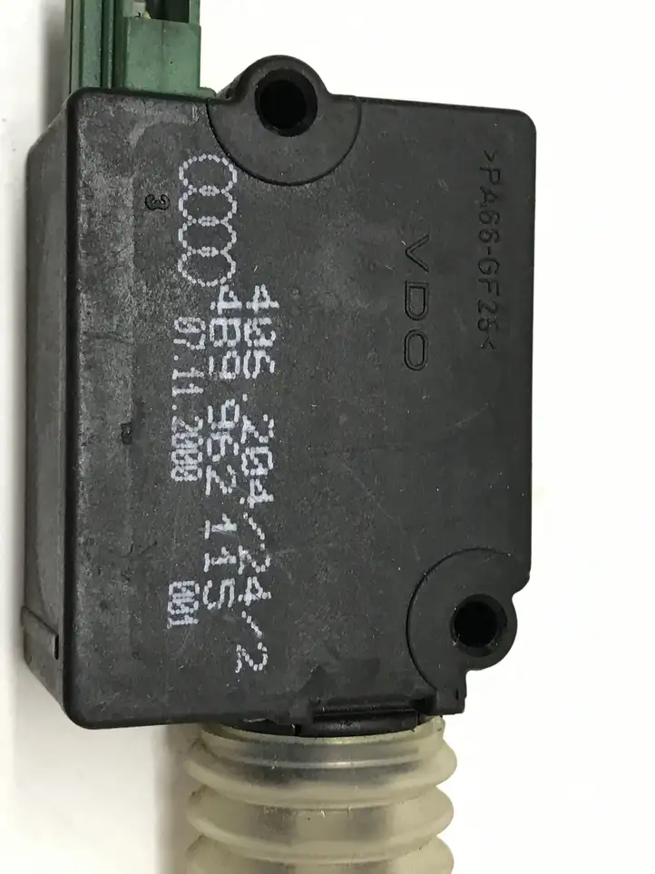 Audi A3/S3 8P (2004 - 2008) 4B9962115 Актуатор замка задней двери — фото 2