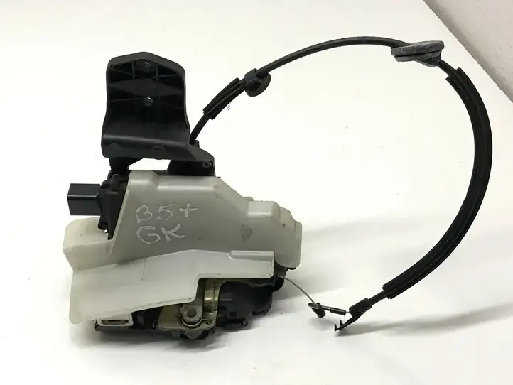 Volkswagen PASSAT B5.5 (2001 - 2005) 3B0837867 Замок задней двери — фото 1