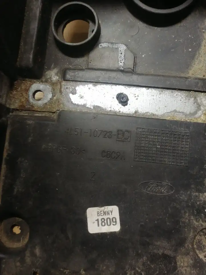 Ford Focus (2008 - 2011) 4M5110723BC Ящик аккумулятора — фото 3