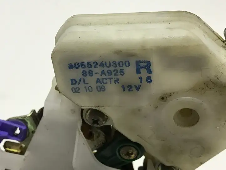 Nissan X-Trail T30 (2001 - 2007) 805524U300 Замок задней двери — фото 2