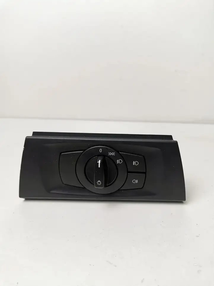 BMW 3 E92 E93 (2005 - 2014) 6932798 Включатель фонарей — фото 1