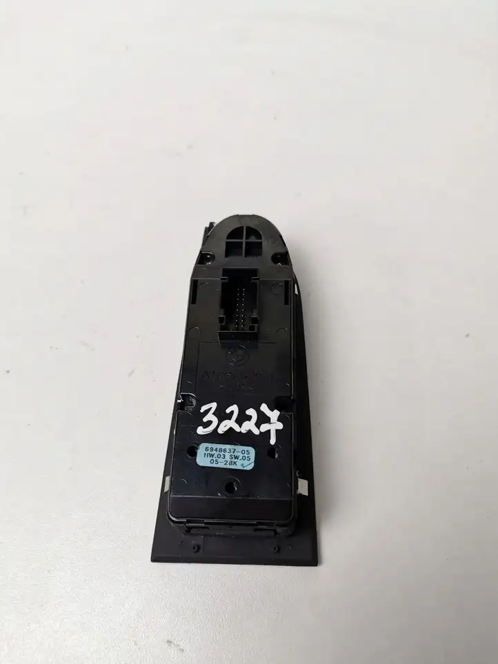 BMW 3 E90 E91 (2005 - 2012) 6948637 Кнопка стеклоподъемников — фото 2