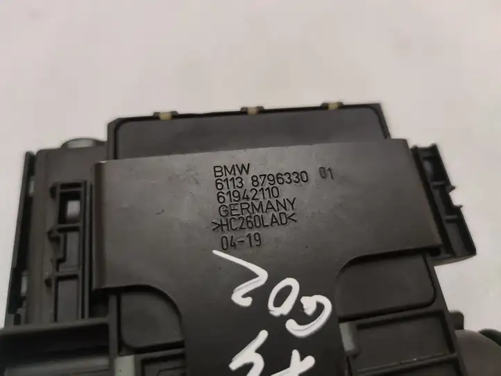 BMW X4 G02 (2018 - ) 765001401C Реле защиты аккумулятора — фото 2