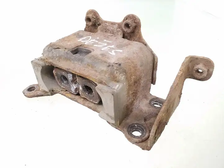Chrysler PT Cruiser (2000 - 2010) Подушка КПП — фото 1