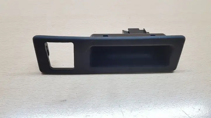 BMW 4 F32 F33 (2013 - 2017) 7368753 Ручка крышки багажника — фото 1