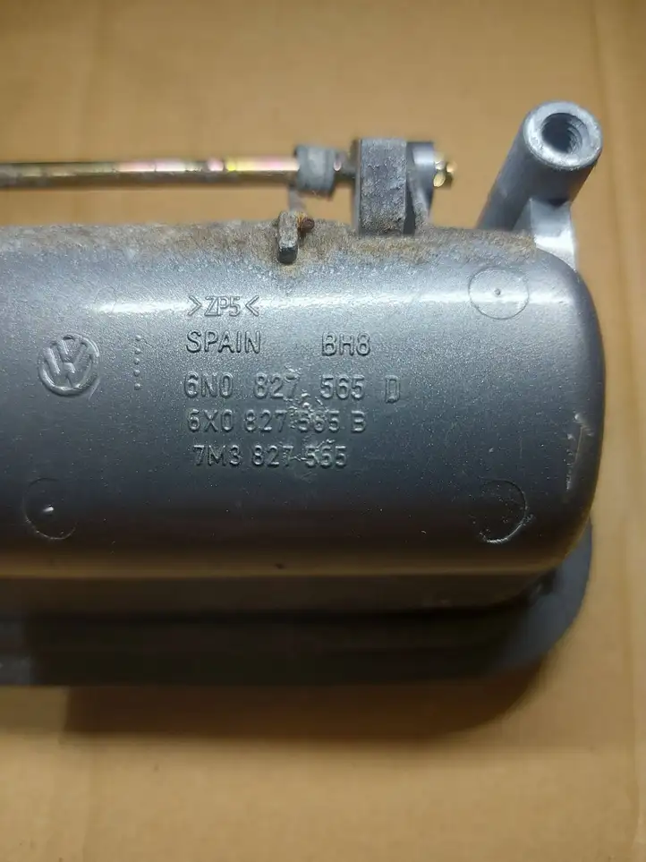 Volkswagen Sharan (2003 - 2010) 6N0827565D Ручка крышки багажника — фото 2