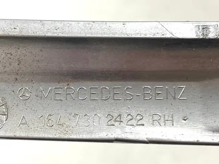 Mercedes-Benz ML W164 (2005 - 2011) A1647302422 Обшивка задней двери — фото 2