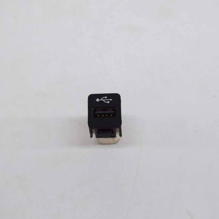 9229294 BMW 3 G20 G21 USB jungtis