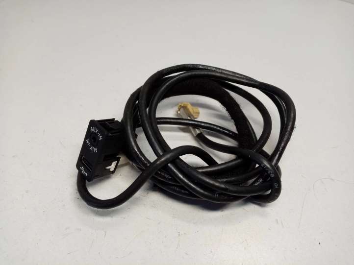 9229246 BMW 4 F32 F33 USB jungtis