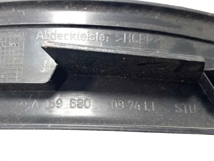 Mercedes-Benz A W169 (2004 - 2012) A1696800974 Внутренняя отделка заднего порога — фото 3