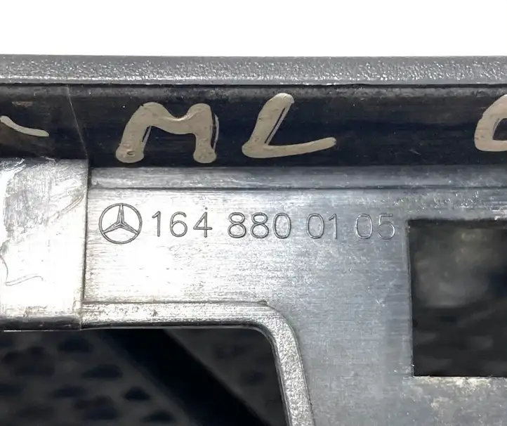 Mercedes-Benz ML W164 (2005 - 2011) 1648800105 Решетка радиатора — фото 2