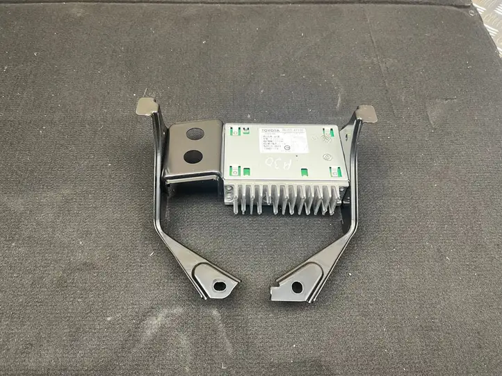 Toyota Prius (XW30) (2009 - 2015) 8610047100 Усилитель звука — фото 1
