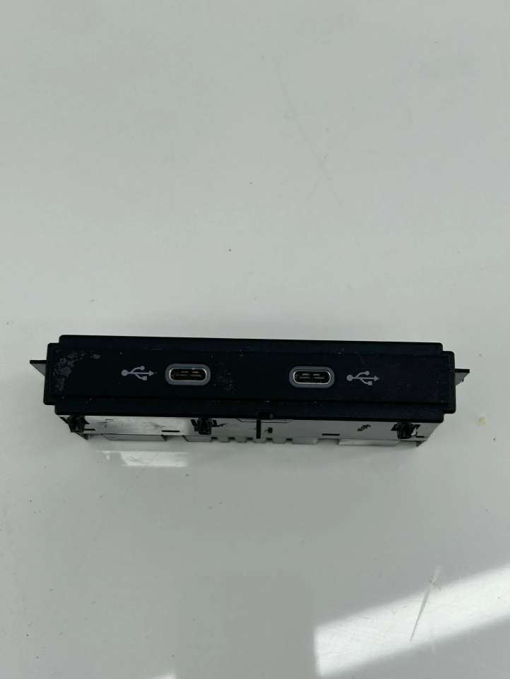 5NA035736 Volkswagen Tiguan USB jungtis