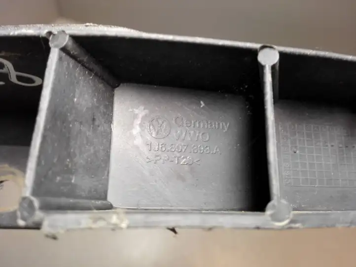 Volkswagen Golf IV (1998 - 2005) 1J6807393A Кронштейн заднего бампера — фото 2