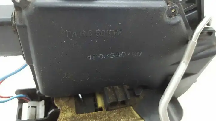 Audi A6 Allroad C5 (2000 - 2006) 4B08390158 Замок задней двери — фото 2