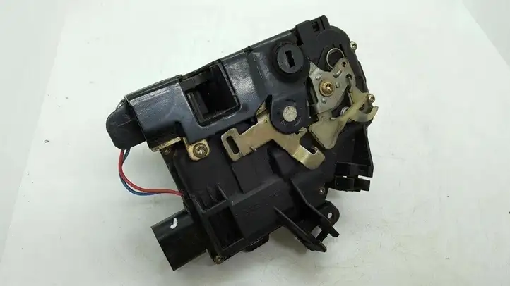 Audi A6 Allroad C5 (2000 - 2006) 4B08390158 Замок задней двери — фото 5
