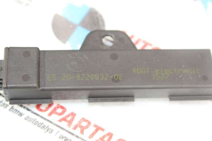 9220832 BMW 5 E60 E61 Interjero komforto antena