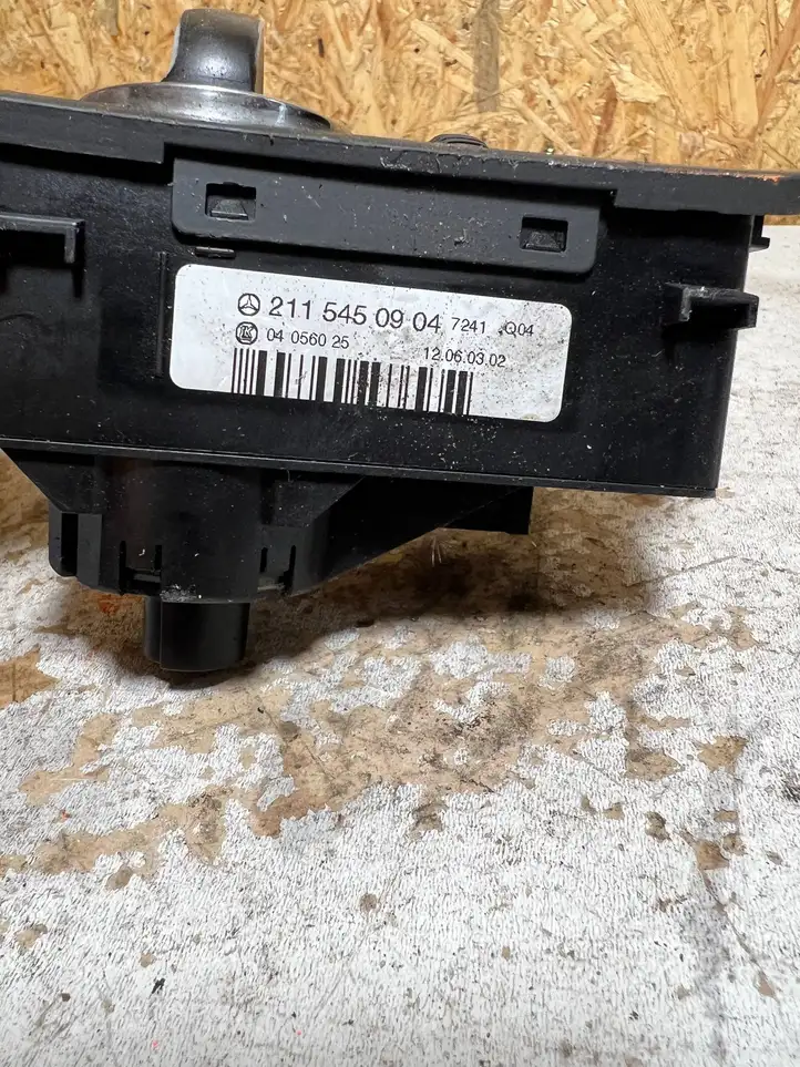 Mercedes-Benz E W211 (2002 - 2009) 2115450904 Включатель фонарей — фото 2