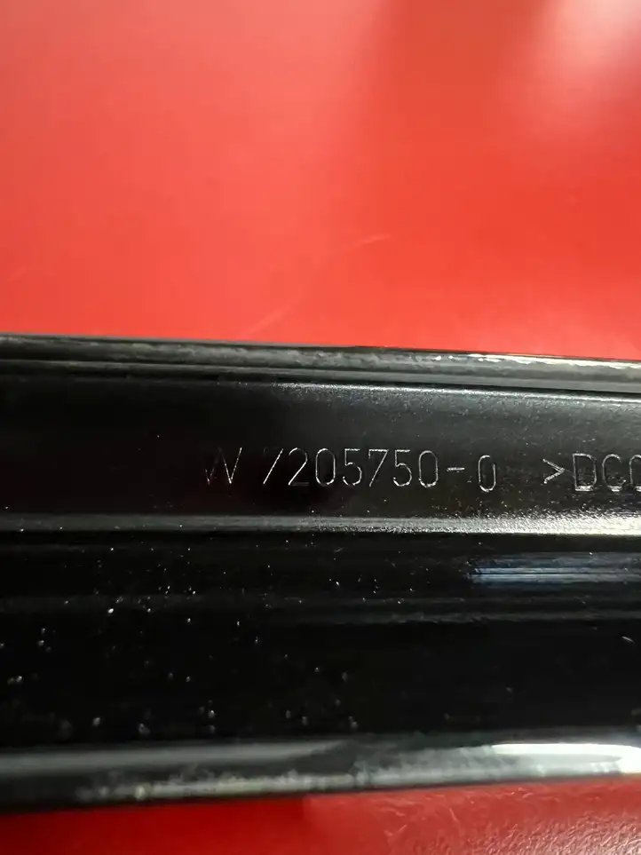 BMW X3 F25 (2010 - 2017) 7205750 Накладка стекла задней двери — фото 2