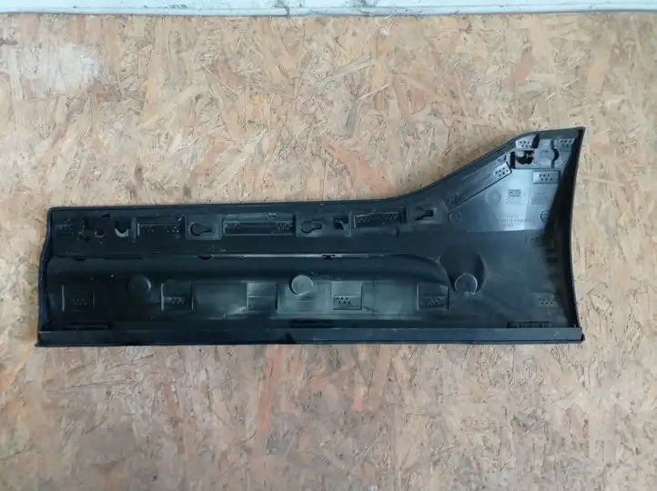 Volvo XC40 (2017 - ) 31448343 Молдинги задней двери — фото 2