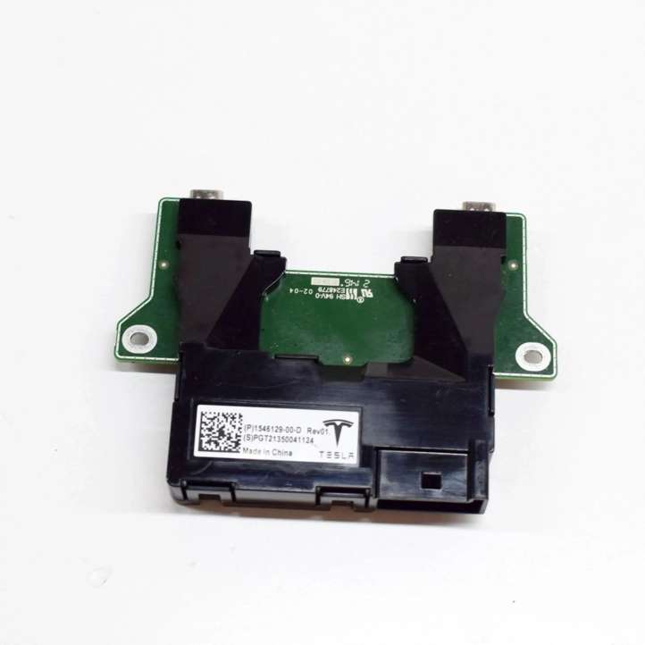 154612961D Tesla Model 3 USB jungtis