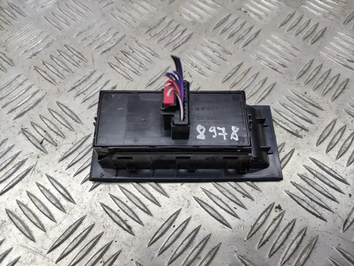 Skoda Octavia Mk3 (5E) (2013 - 2019) 5E0959857A Блок кнопок стеклоподъемников — фото 2