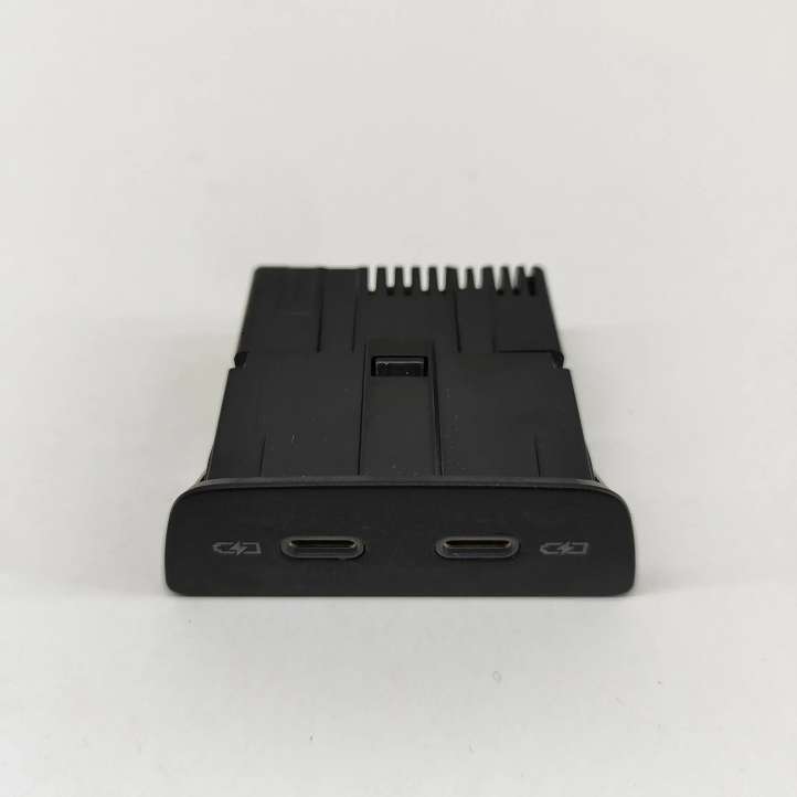 2G6035954 Volkswagen Golf VIII USB jungtis