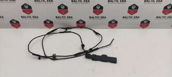 922083 BMW 5 G30 G31 Interjero komforto antena