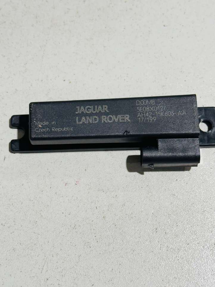 AH4215K603AA Jaguar F-Pace Interjero komforto antena