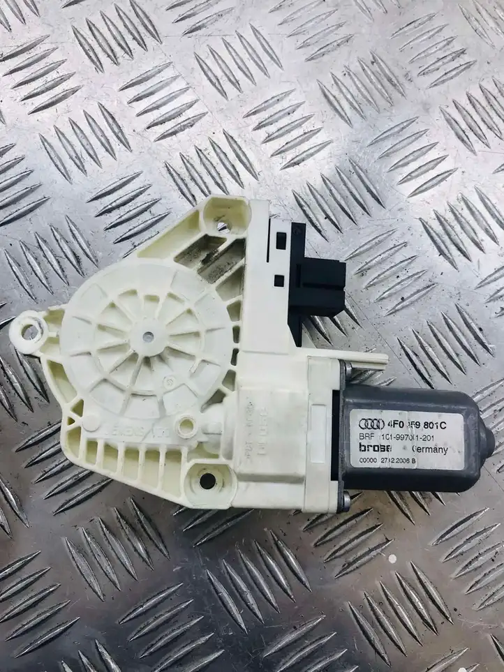 Audi A6 S6 C6 4F (2004 - 2008) 4F0959801 Стеклоподъемник задней двери — фото 1