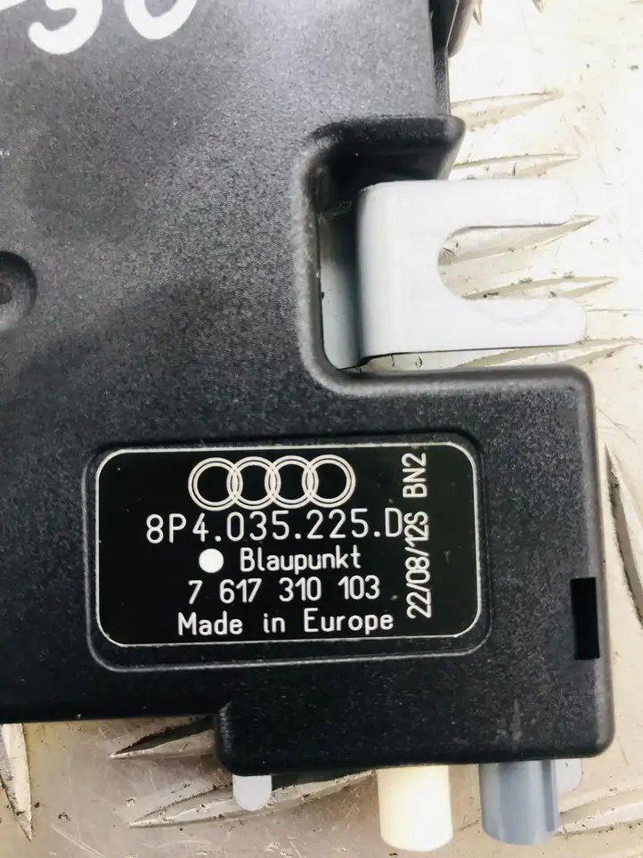Audi A3/S3 8P (2004 - 2008) 8P4035225D Усилитель антенны — фото 3